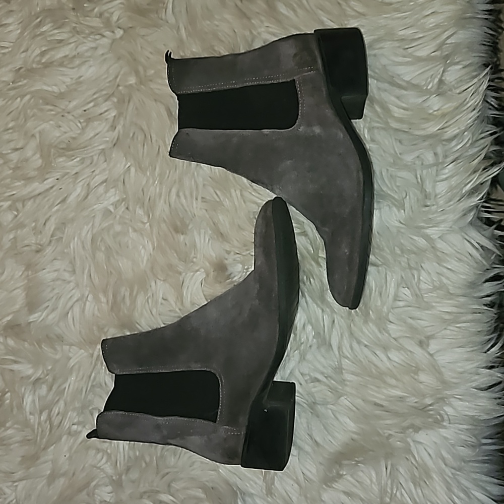 ~~Kenneth Cole Reaction Gray & Black Leather Boots | Size 8 | Low Heel~~